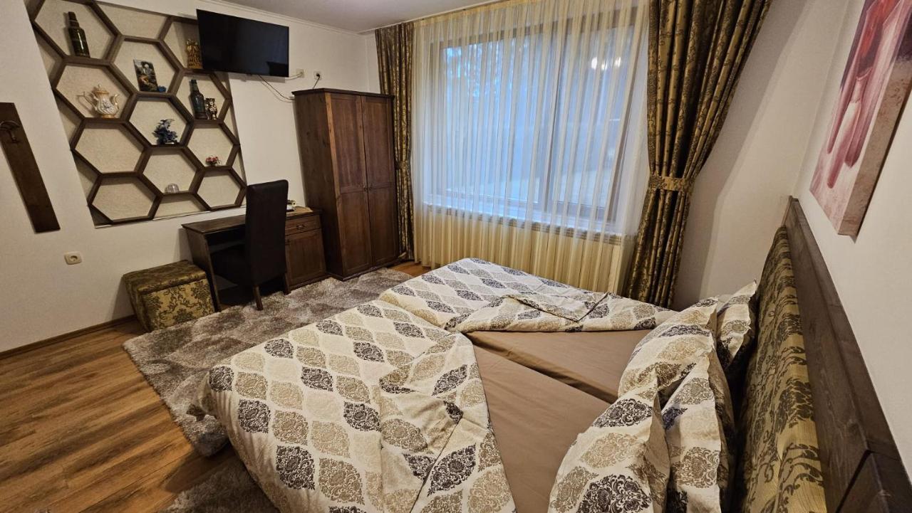 Villa Hills - Къща За Гости С Храна Orlino Exteriör bild