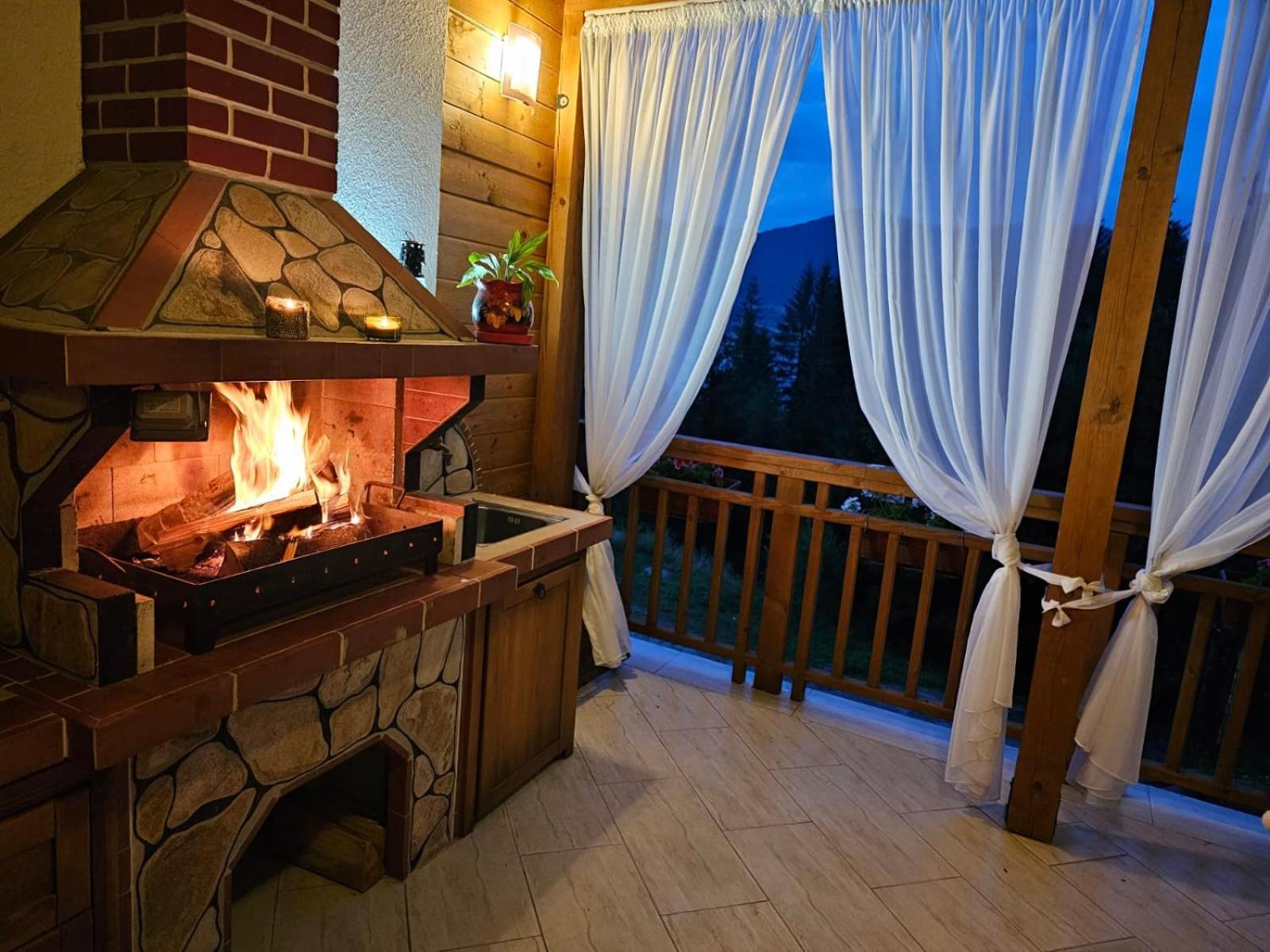 Villa Hills - Къща За Гости С Храна Orlino Exteriör bild